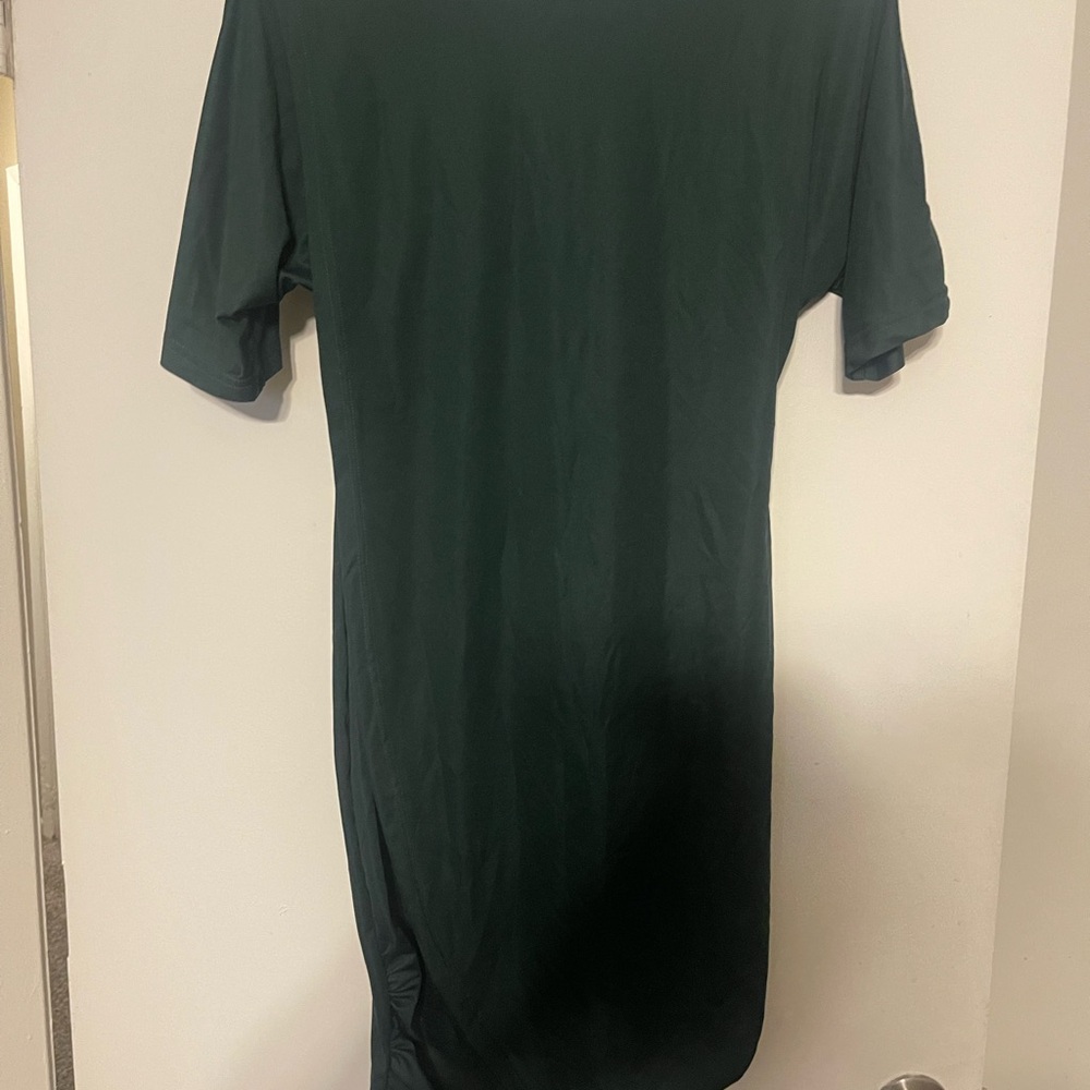 Chic Green Short Sleeve Dress with Crew Neck